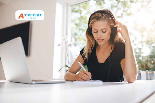 nên đeo tai nghe đúng cách tại ATech